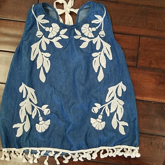 entro Tops - GUC entro Denim Embroidered Top Size Small